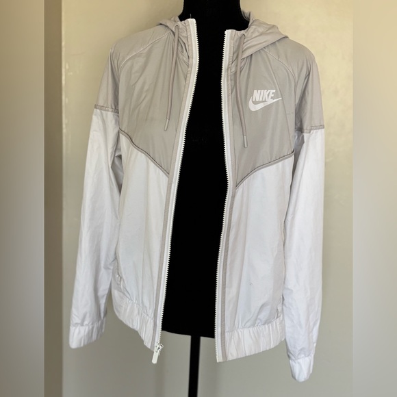 Nike Windrunner Windbreaker Women's M White Gray Hooded Jacket Vented Sportswear - Picture 5 of 8